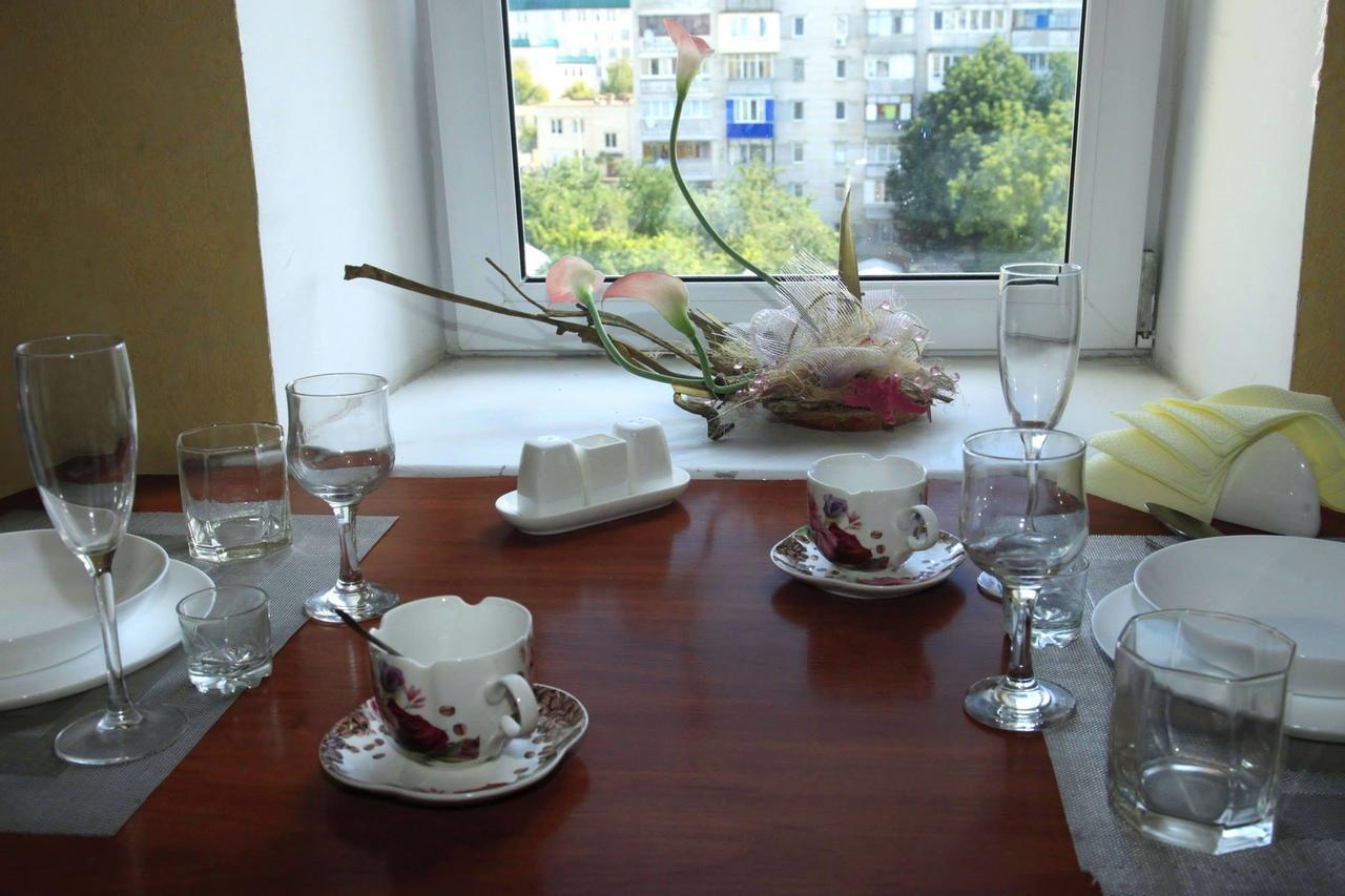 2-Bedroom On Mykolaychuka Street Vinnytsia Bagian luar foto